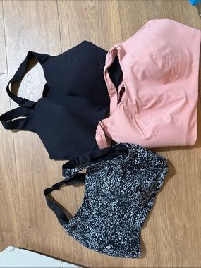 Lululemon sports bras